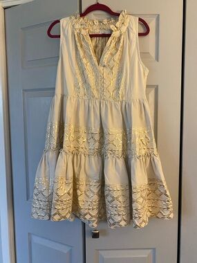 Lace Sleeveless Cream Mini Dress with Gold Embroidery size M